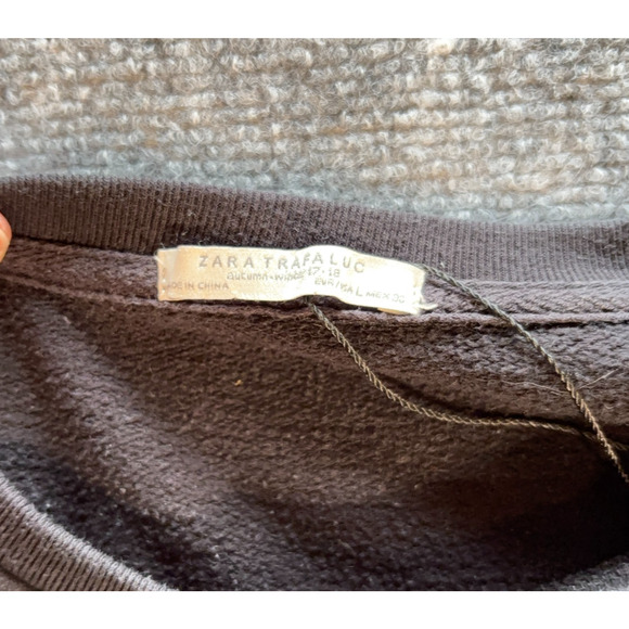 Zara Trafaluc Black White 3D Knit Sweatshirt Size Large MPN 2712281 - Picture 4 of 9